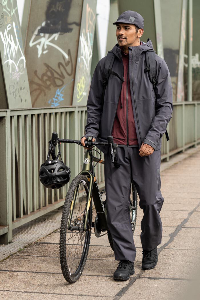 Biking in the city Outfit men Biking in the city Outfit men