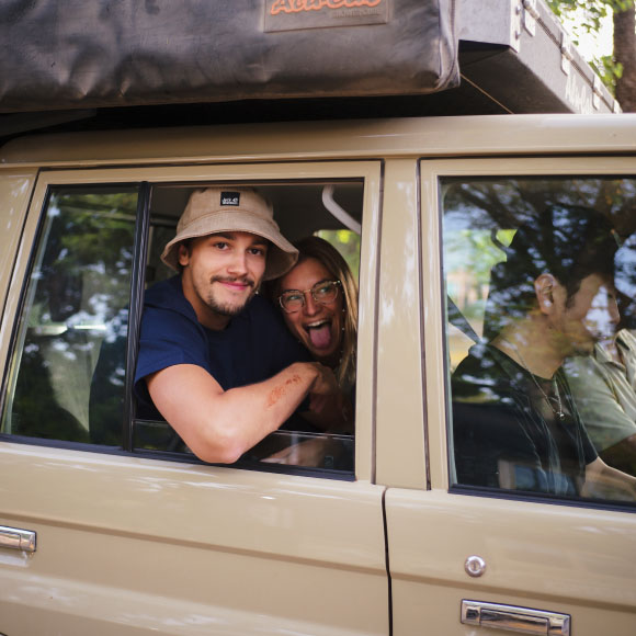 Le groupe de voyageurs dans le 4x4